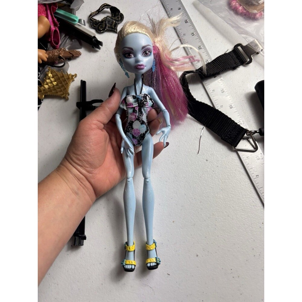 Monster High Skull Shores Abbey Bominable Doll